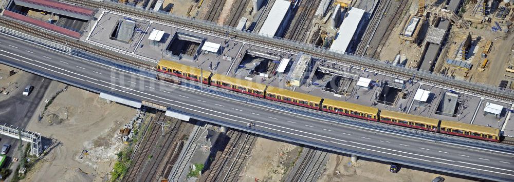 Berlin von oben - Um- und Neubau des Berliner S-Bahnhofs Ostkreuz