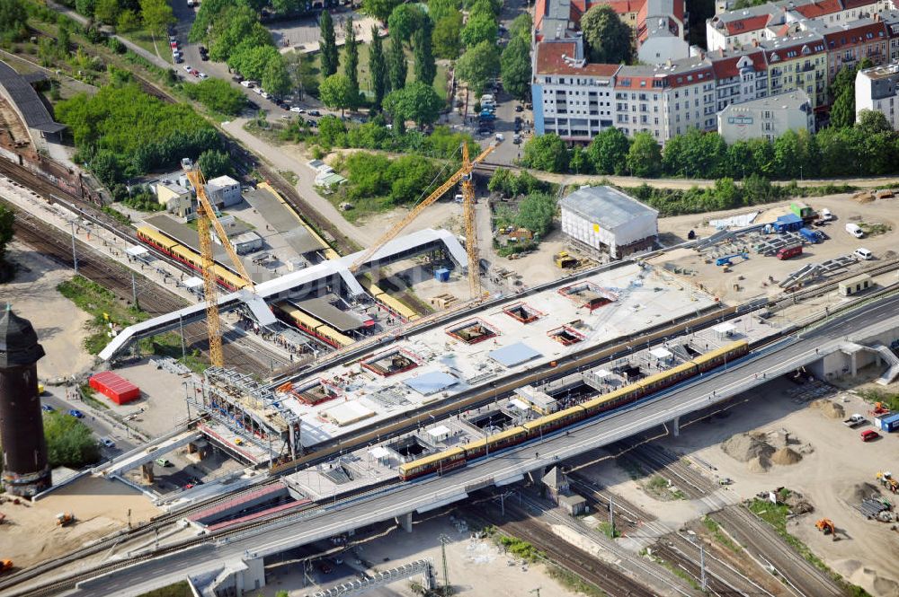 Berlin Friedrichshain aus der Vogelperspektive: Um- und Neubau des Berliner S-Bahnhofs Ostkreuz