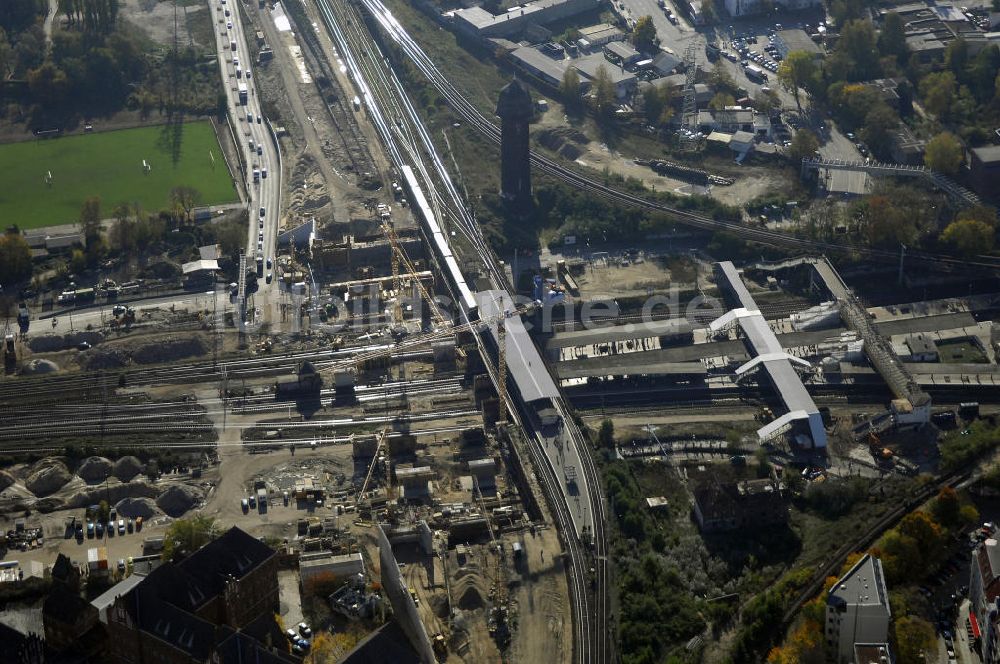 Luftbild Berlin - Um- und Neubau des Berliner S-Bahnhofs Ostkreuz