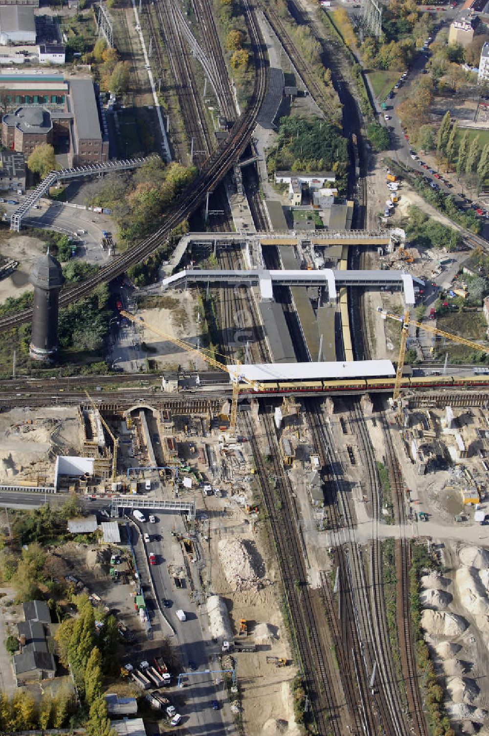 Berlin von oben - Um- und Neubau des Berliner S-Bahnhofs Ostkreuz