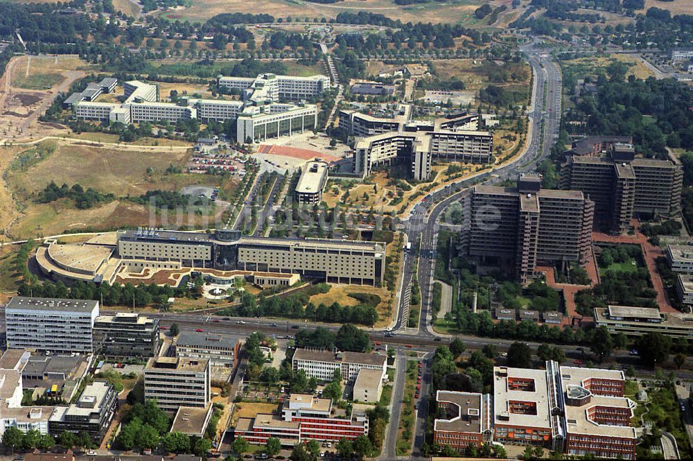 Bonn von oben - Um den Robert-Schumann-Platz gruppieren sich viele Bundesbehörden und Institute