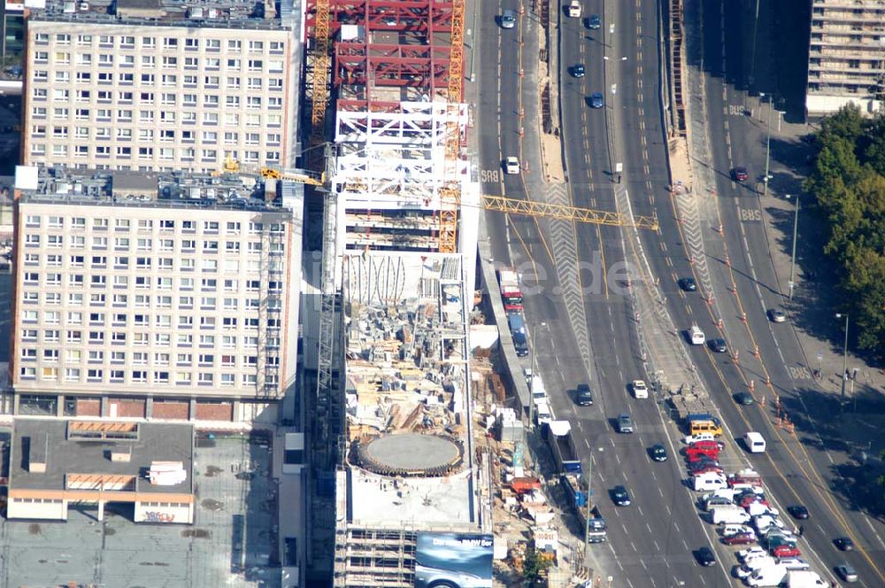 Berlin / Mitte von oben - Umb- und Erweiterungsbau der Rathauspassagen in Berlin - Mitte von der WBM (Wohnungsbaugesellschaft Berlin Mitte)und der WBMI Real Estate Aktiengesellschaft, zwischen dem Rotem Rathaus und dem Alexander Platz