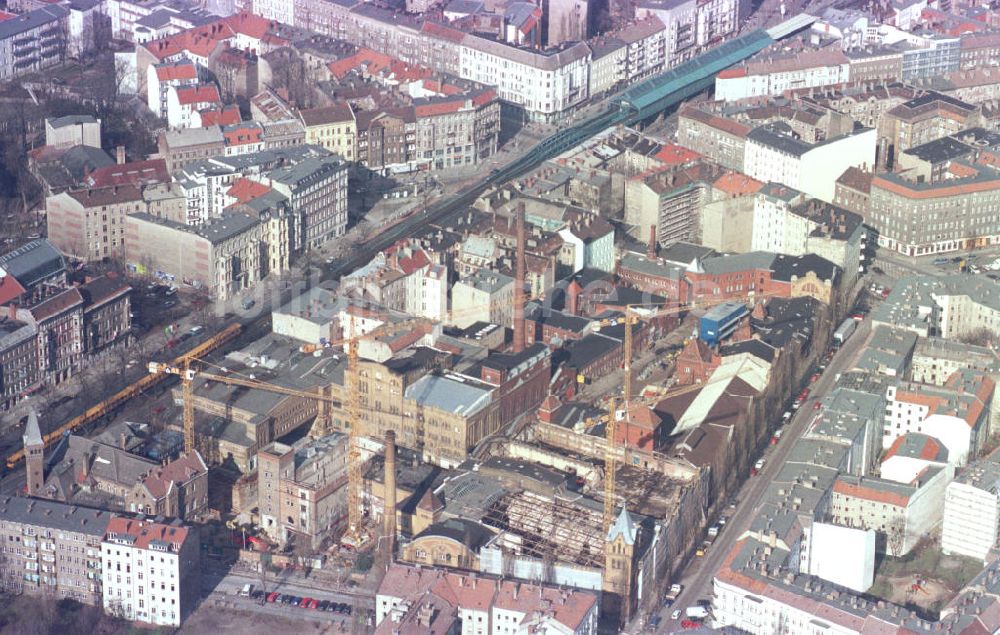 Luftbild Berlin - Prenzlauer Berg - Umbau der alten Schultheißbrauerei an der Schönhauser Allee in Berlin.