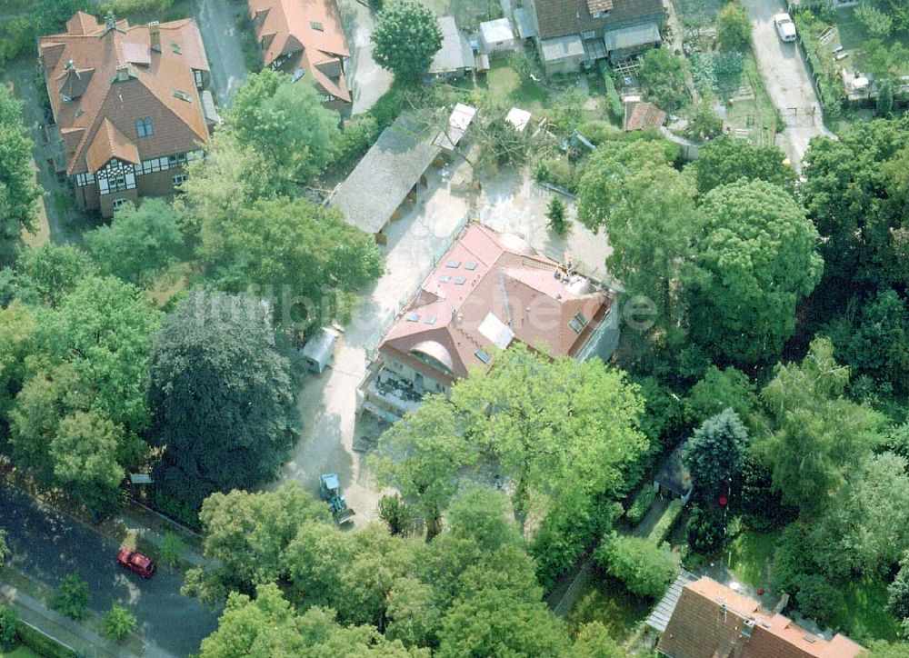 Luftbild Potsdam - Babelsberg - Umbau einer alten Stadtvilla in der Karl-Marx-Straße 62 durch die SMN Continental Plan & Bau GmbH in Potsdam-Babelsberg.