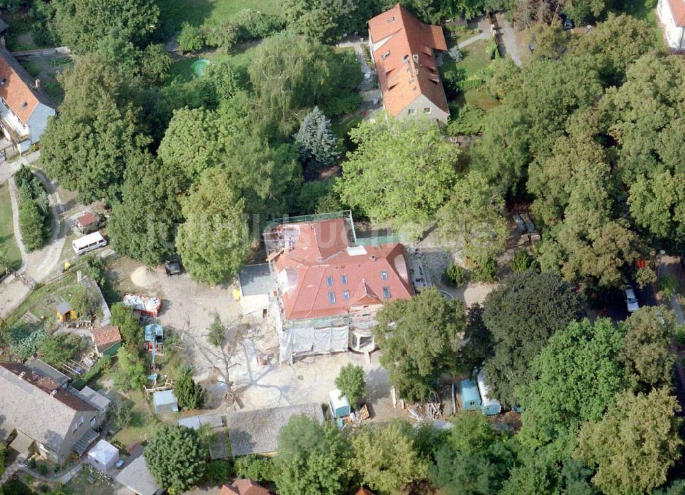 Potsdam - Babelsberg von oben - Umbau einer alten Stadtvilla in der Karl-Marx-Straße 62 durch die SMN Continental Plan & Bau GmbH in Potsdam-Babelsberg.