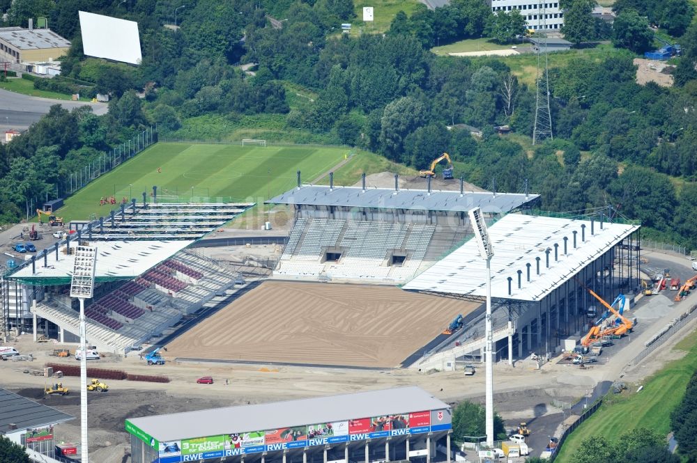 Essen von oben - Umbau des Areales am Georg-Melches-Stadion vom Fußballclub Rot-Weiss Essen in der Stadt Essen, Nordrhein-Westfalen