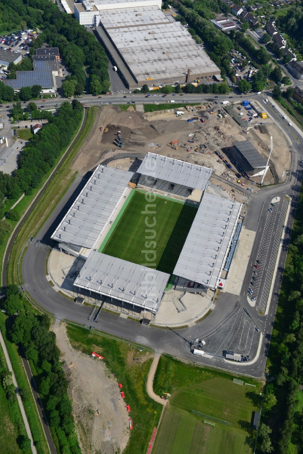 Essen von oben - Umbau des Areales am Georg-Melches-Stadion vom Fußballclub Rot-Weiss Essen in der Stadt Essen, Nordrhein-Westfalen