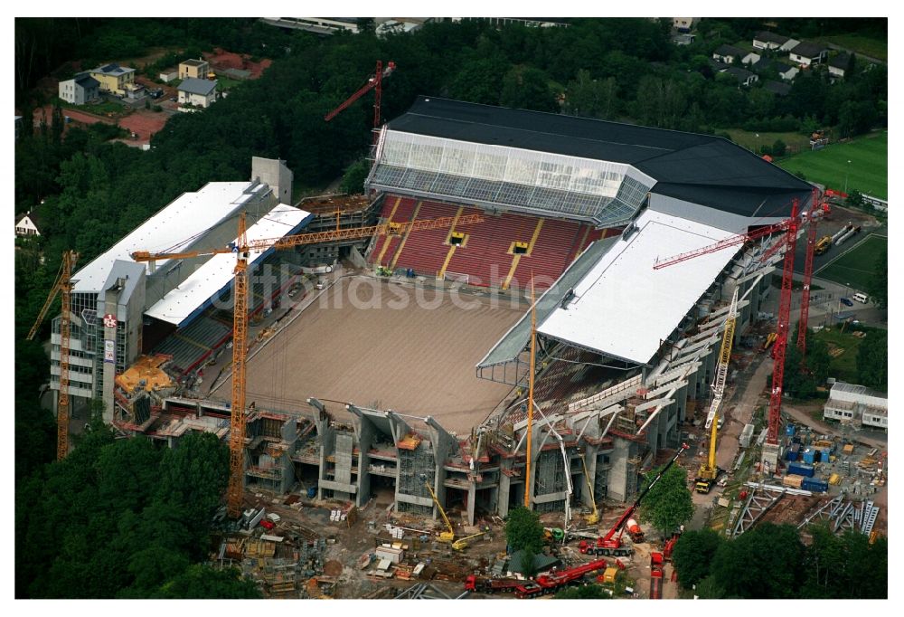 Luftbild Kaiserslautern - Umbau der Arena des Stadion Fritz-Walter-Stadion in Kaiserslautern im Bundesland Rheinland-Pfalz, Deutschland