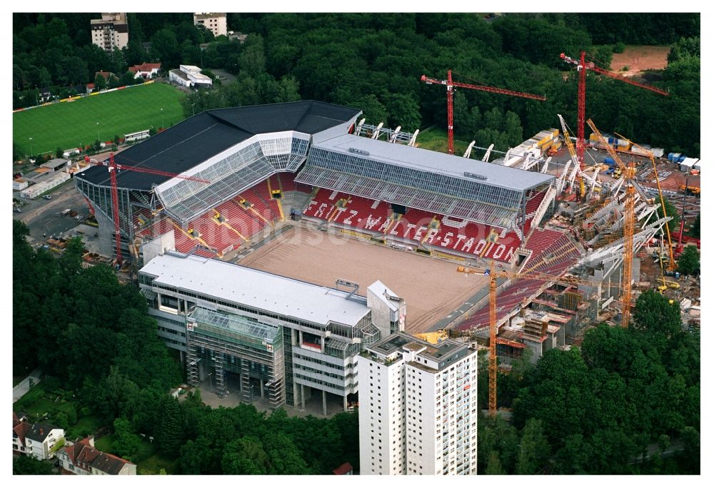 Luftbild Kaiserslautern - Umbau der Arena des Stadion Fritz-Walter-Stadion in Kaiserslautern im Bundesland Rheinland-Pfalz, Deutschland