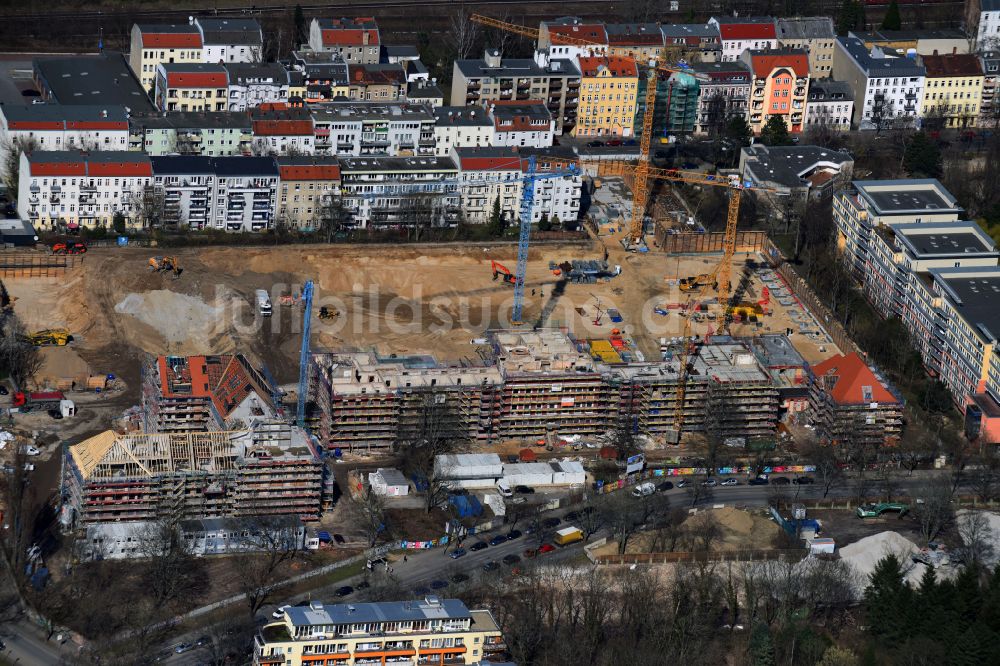 Berlin aus der Vogelperspektive: Umbau und Ausbau des denkmalgeschützten Altbau- Gebäudes am Mariendorfer Weg im Ortsteil Neukölln in Berlin