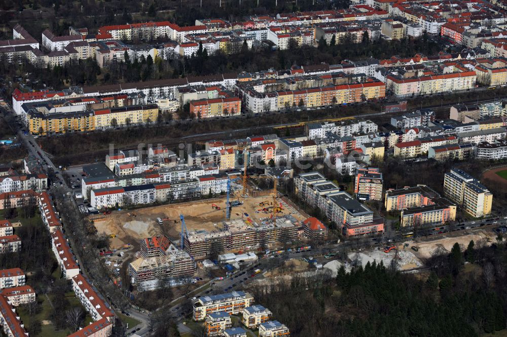 Luftbild Berlin - Umbau und Ausbau des denkmalgeschützten Altbau- Gebäudes am Mariendorfer Weg im Ortsteil Neukölln in Berlin