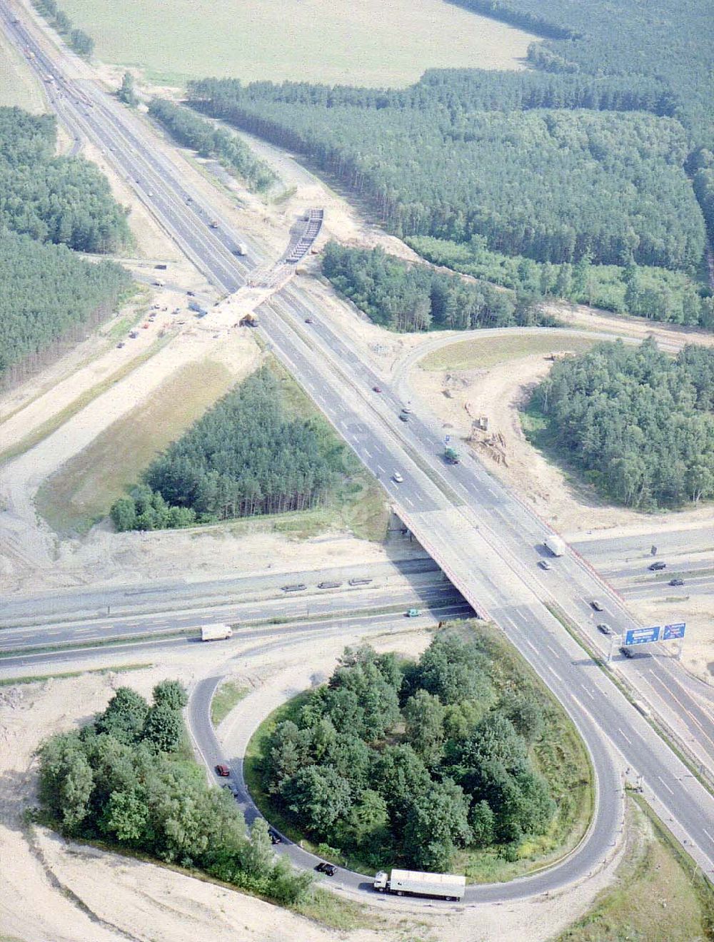 Schönefeld / Brandenburg von oben - Umbau des Autobahndreiecks Schönefeld am Berliner Ring in Brandenburg.