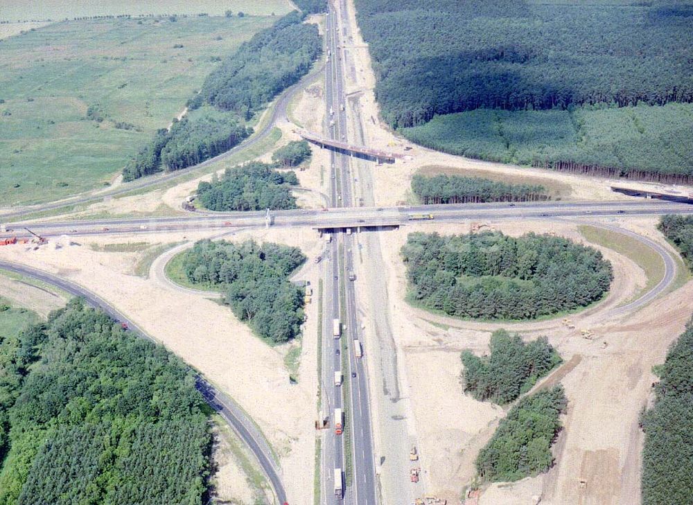 Schönefeld / Brandenburg von oben - Umbau des Autobahndreiecks Schönefeld am Berliner Ring in Brandenburg.