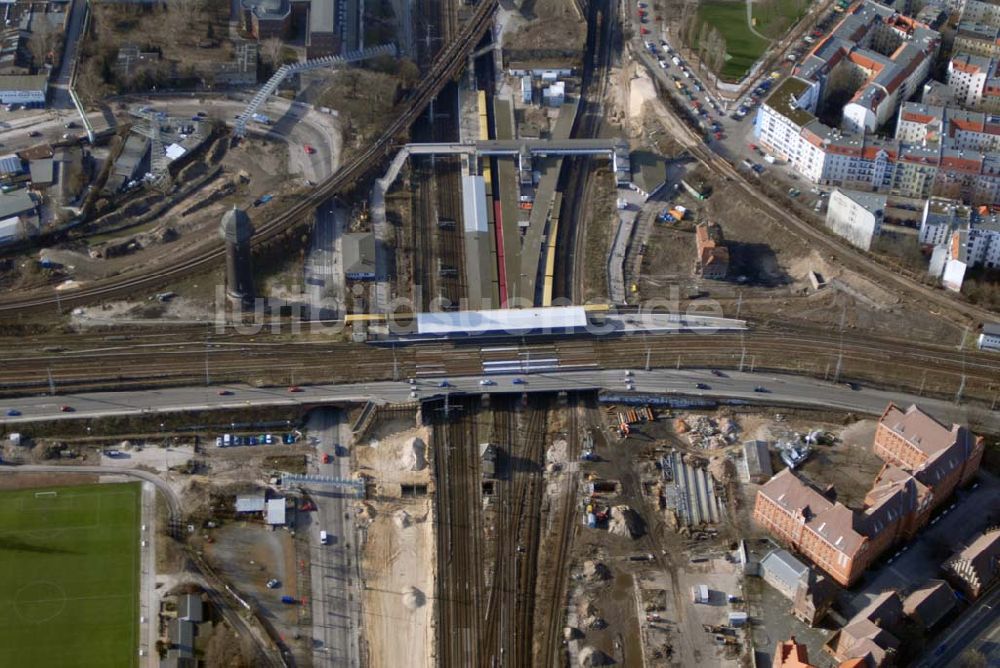 Luftbild Berlin - Umbau des Bahnknotens Berlin - Ostkreuz nimmt erste Konturen an