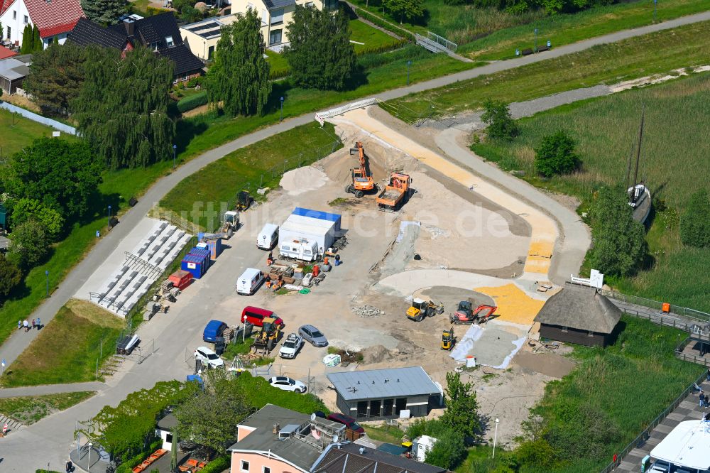 Zingst von oben - Umbau- Baustelle des Parkplatzes in Zingst im Bundesland Mecklenburg-Vorpommern, Deutschland