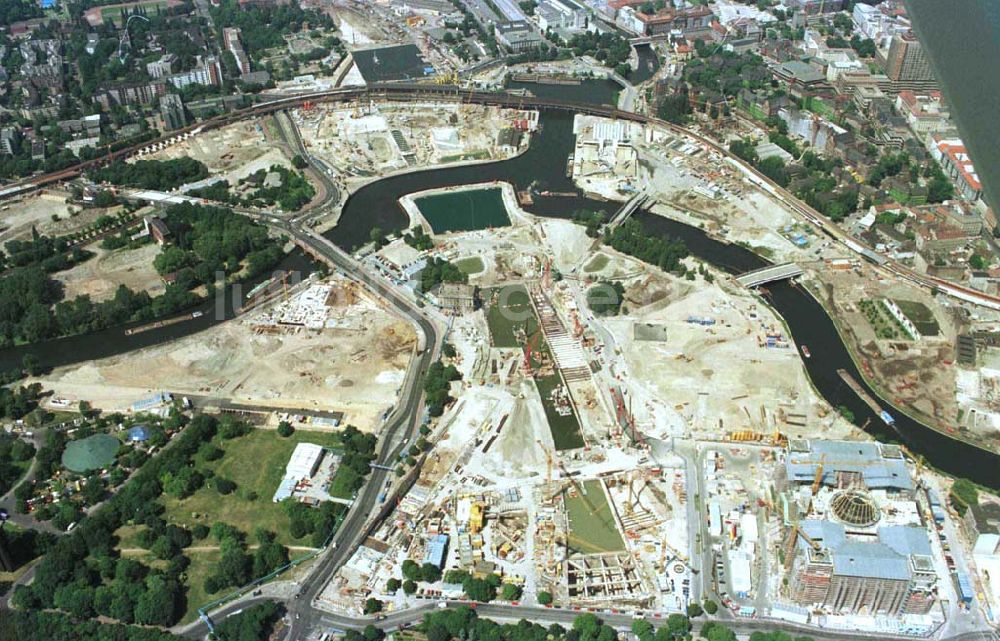 Luftaufnahme Berlin - Tiergarten - Umbau des Berliner Spreebogens und des Reichstages