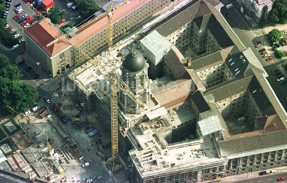 Luftbild Berlin - Umbau des Berliner Stadthauses (ehem. DDR-Ministerrat) in Berlin-Mitte.