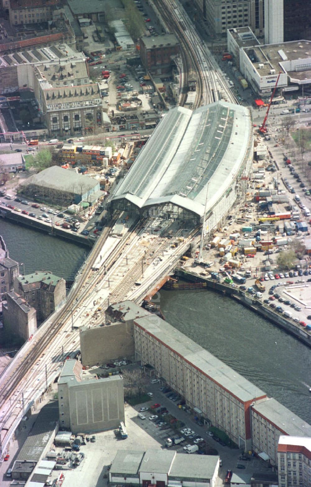 Berlin - Mitte von oben - Umbau des Bhf.Friedrichstraße in Berlin-Mitte.