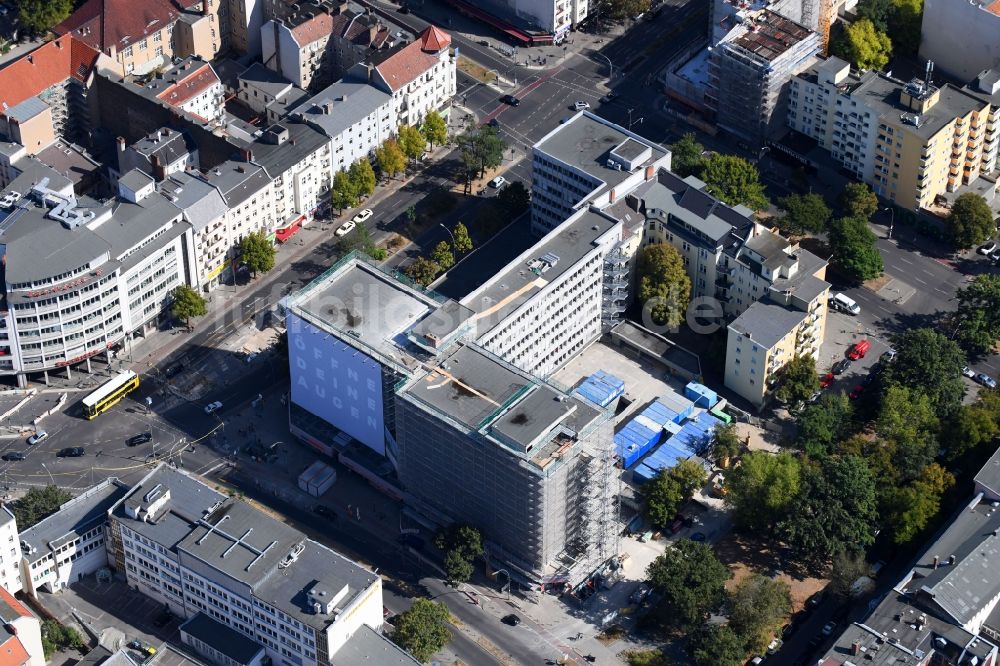 Luftbild Berlin - Umbau eines Büro- und Geschäftshauses an der Blissestraße im Ortsteil Wilmersdorf in Berlin, Deutschland