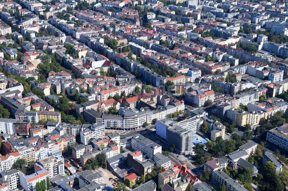 Luftaufnahme Berlin - Umbau eines Büro- und Geschäftshauses an der Blissestraße im Ortsteil Wilmersdorf in Berlin, Deutschland