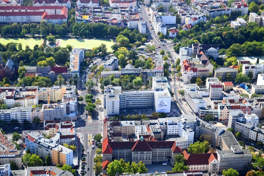 Berlin aus der Vogelperspektive: Umbau eines Büro- und Geschäftshauses an der Blissestraße im Ortsteil Wilmersdorf in Berlin, Deutschland