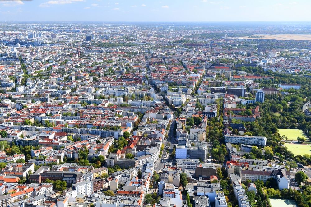 Luftbild Berlin - Umbau eines Büro- und Geschäftshauses an der Blissestraße im Ortsteil Wilmersdorf in Berlin, Deutschland