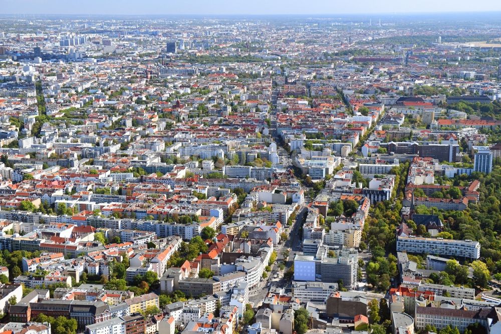 Luftaufnahme Berlin - Umbau eines Büro- und Geschäftshauses an der Blissestraße im Ortsteil Wilmersdorf in Berlin, Deutschland