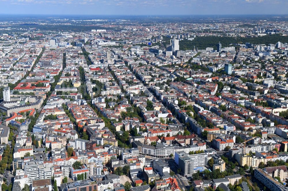 Luftaufnahme Berlin - Umbau eines Büro- und Geschäftshauses an der Blissestraße im Ortsteil Wilmersdorf in Berlin, Deutschland