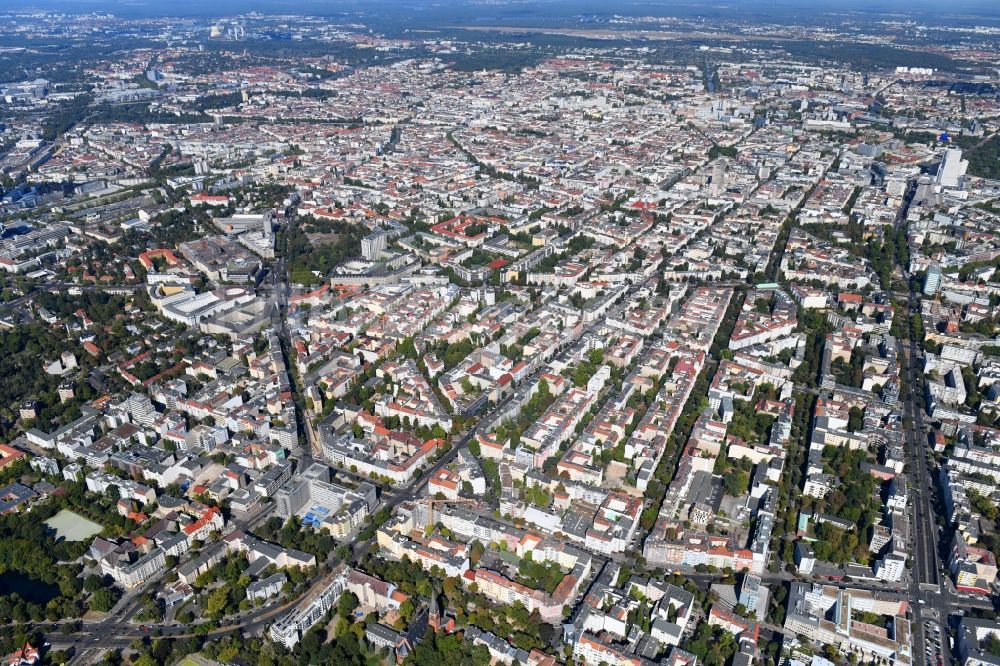 Luftaufnahme Berlin - Umbau eines Büro- und Geschäftshauses an der Blissestraße im Ortsteil Wilmersdorf in Berlin, Deutschland