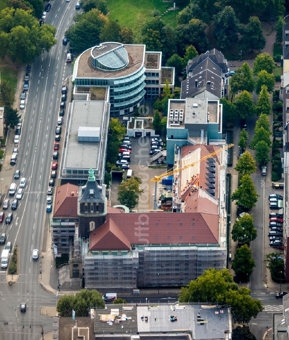 Essen aus der Vogelperspektive: Umbau eines Büro- und Geschäftshauses der EMSCHERGENOSSENSCHAFT und LIPPEVERBAND in Essen im Bundesland Nordrhein-Westfalen, Deutschland