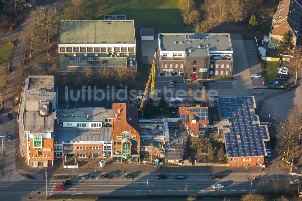 Dorsten aus der Vogelperspektive: Umbau eines Büro- und Geschäftshauses an der Halterner Straße in Dorsten im Bundesland Nordrhein-Westfalen, Deutschland