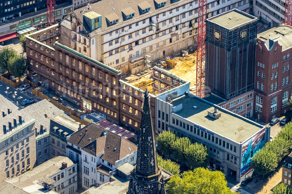 Bochum aus der Vogelperspektive: Umbau eines Büro- und Geschäftshauses Haus des Wissens (HdW) in Bochum im Bundesland Nordrhein-Westfalen, Deutschland