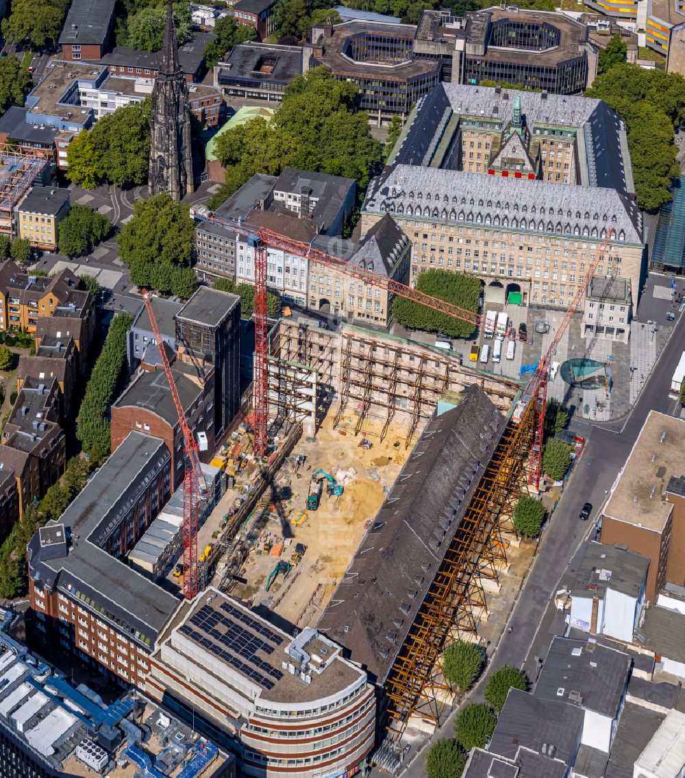 Bochum von oben - Umbau eines Büro- und Geschäftshauses Haus des Wissens (HdW) in Bochum im Bundesland Nordrhein-Westfalen, Deutschland