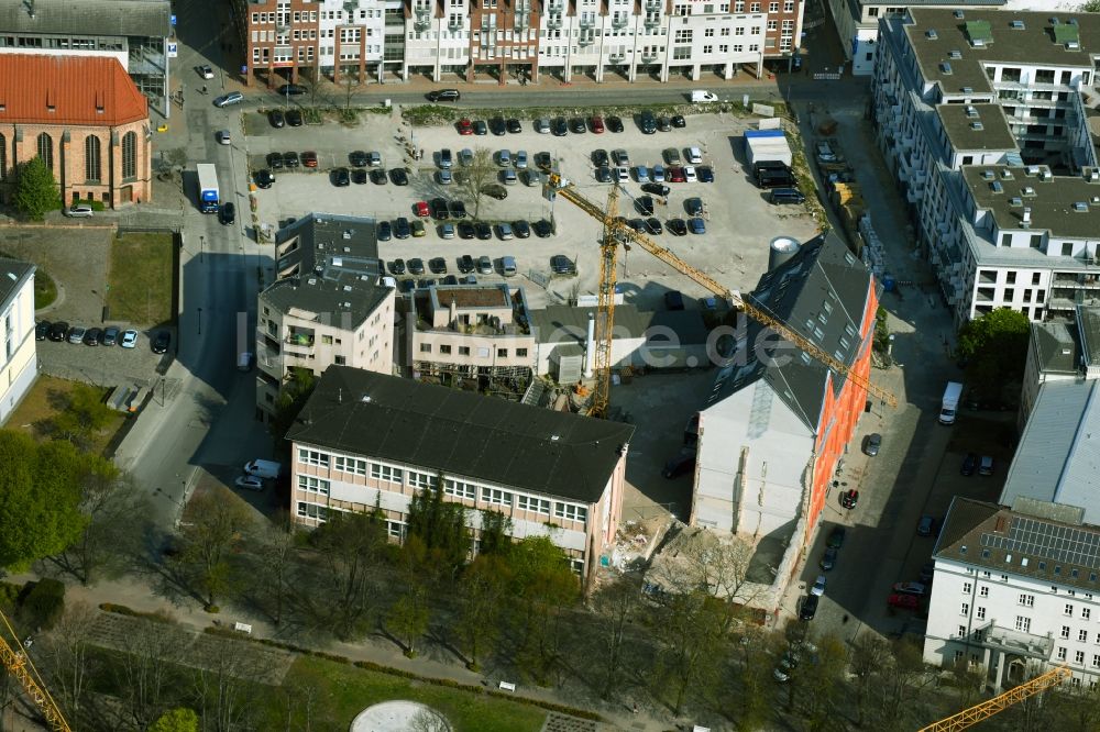 Rostock von oben - Umbau eines Büro- und Geschäftshauses Historisches Telegraphenamt im Ortsteil Stadtmitte in Rostock im Bundesland Mecklenburg-Vorpommern, Deutschland