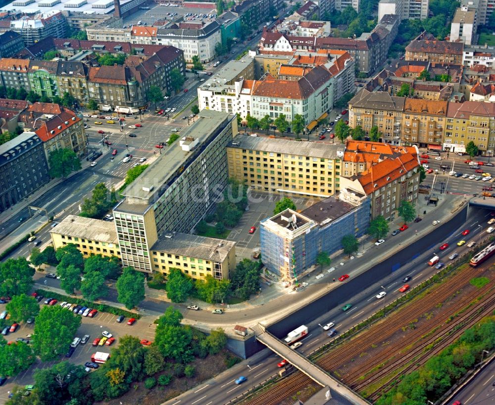 Luftbild Berlin - Umbau eines Büro- und Geschäftshauses Kaiserdamm - Messedamm - Rognitzstraße im Ortsteil Charlottenburg in Berlin, Deutschland