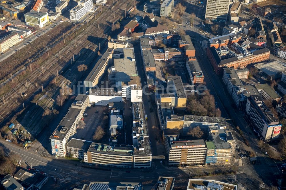 Essen von oben - Umbau des Büro- und Geschäftshauses Osram-Haus zu einem Boardinghouse im Ortsteil Südviertel in Essen im Bundesland Nordrhein-Westfalen, Deutschland