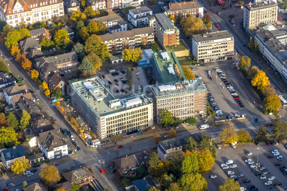 Bottrop aus der Vogelperspektive: Umbau eines Büro- und Geschäftshauses des RAG Gebäudes zum Bauknecht Quartier zwischen Böckenhoffstraße und Gleiwitzer Platz in Bottrop im Bundesland Nordrhein-Westfalen, Deutschland