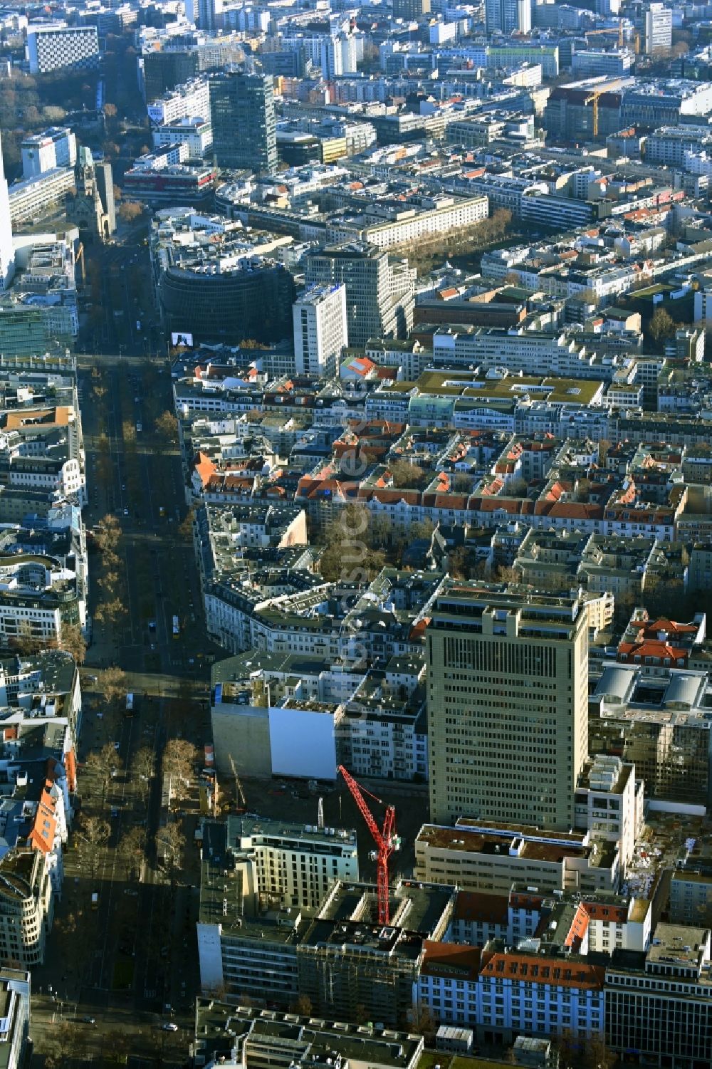 Luftbild Berlin - Umbau eines Büro- und Geschäftshauseskomplexes Fürst im Ortsteil Charlottenburg in Berlin, Deutschland