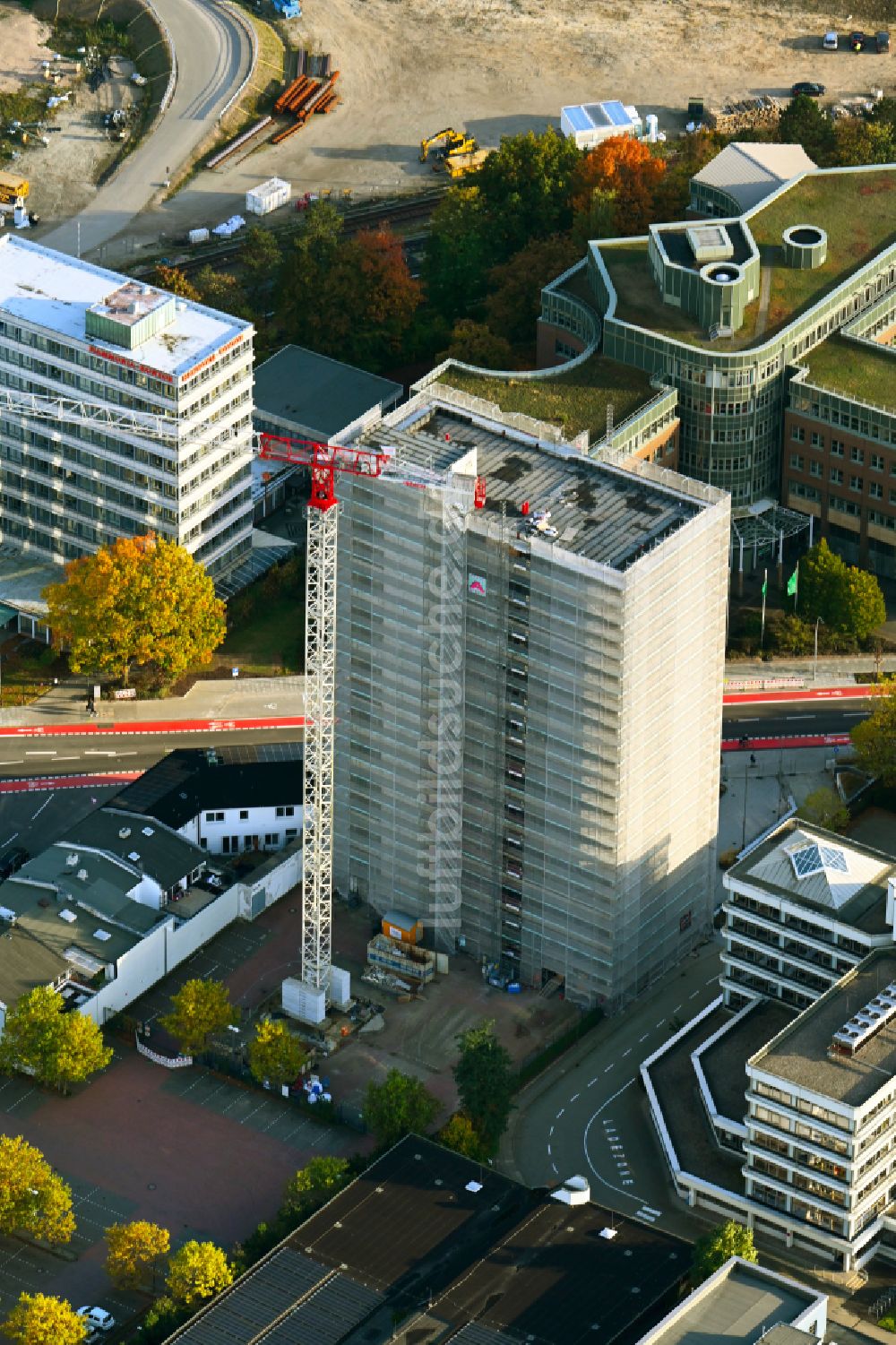 Hamburg aus der Vogelperspektive: Umbau eines Büro- und Geschäftshochhaus an der Pappelallee in Hamburg, Deutschland