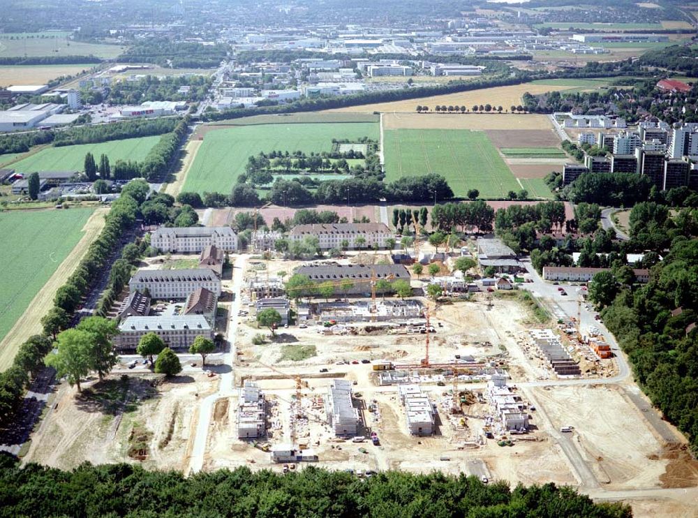 Luftbild Köln - Junkersdorf - Umbau der ehem. belgischen Garnision Köln - Junkersdorf zum Stadtwaldviertel Junkersdorf.