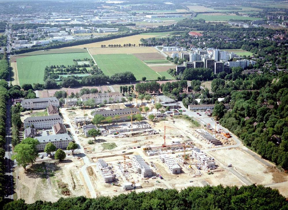 Luftbild Köln - Junkersdorf - Umbau der ehem. belgischen Garnision Köln - Junkersdorf zum Stadtwaldviertel Junkersdorf.