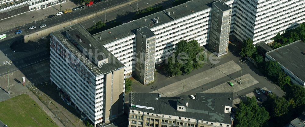 Berlin aus der Vogelperspektive: Umbau des ehemaligen Bürogebäudes Haus der Statistik im Ortsteil Mitte in Berlin, Deutschland