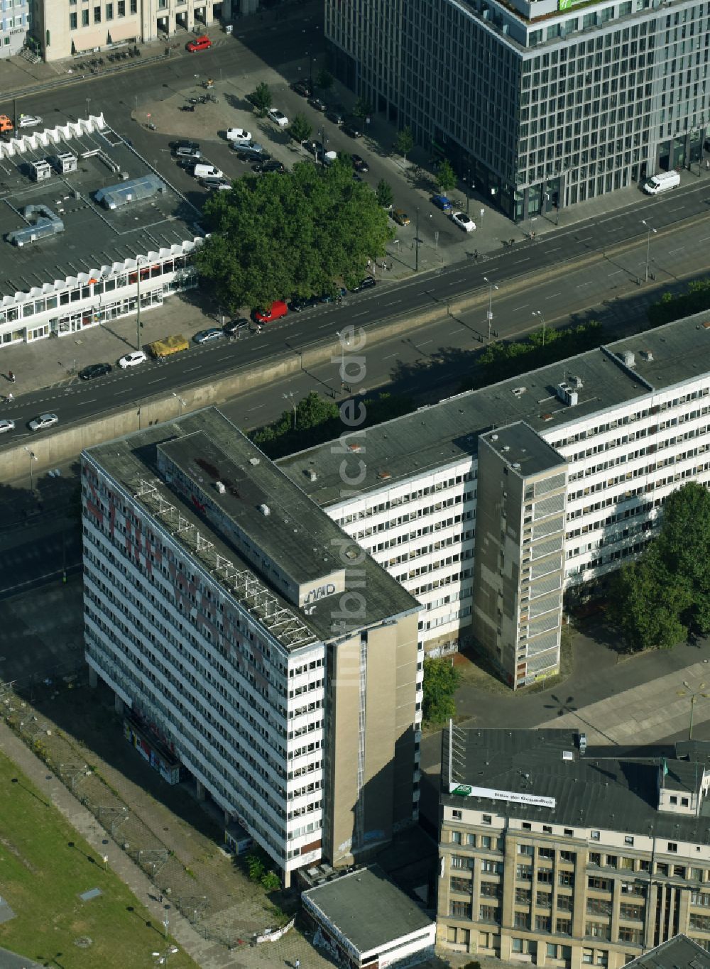 Luftbild Berlin - Umbau des ehemaligen Bürogebäudes Haus der Statistik im Ortsteil Mitte in Berlin, Deutschland