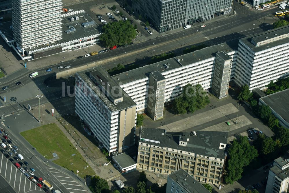 Luftaufnahme Berlin - Umbau des ehemaligen Bürogebäudes Haus der Statistik im Ortsteil Mitte in Berlin, Deutschland