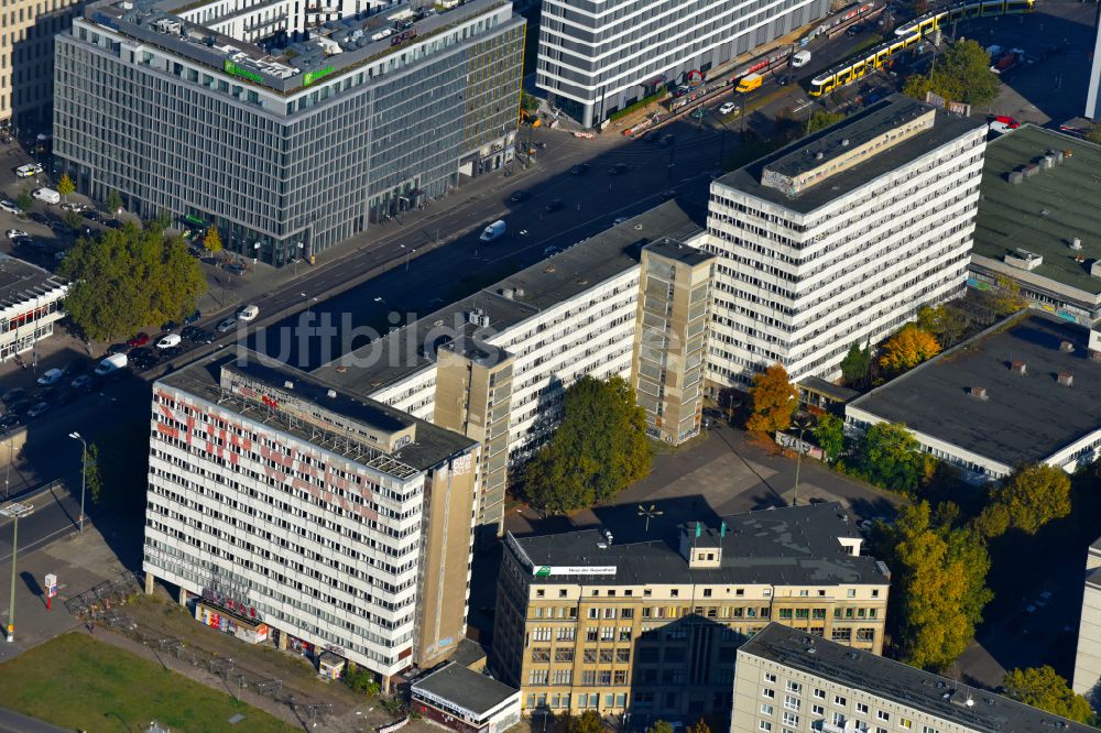 Luftbild Berlin - Umbau des ehemaligen Bürogebäudes Haus der Statistik im Ortsteil Mitte in Berlin, Deutschland