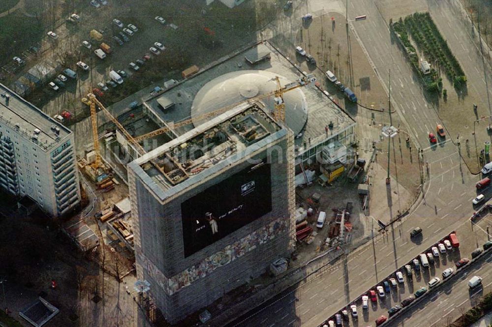 Berlin von oben - Umbau am ehemaligen Haus des Lehrers am Alexanderplatz