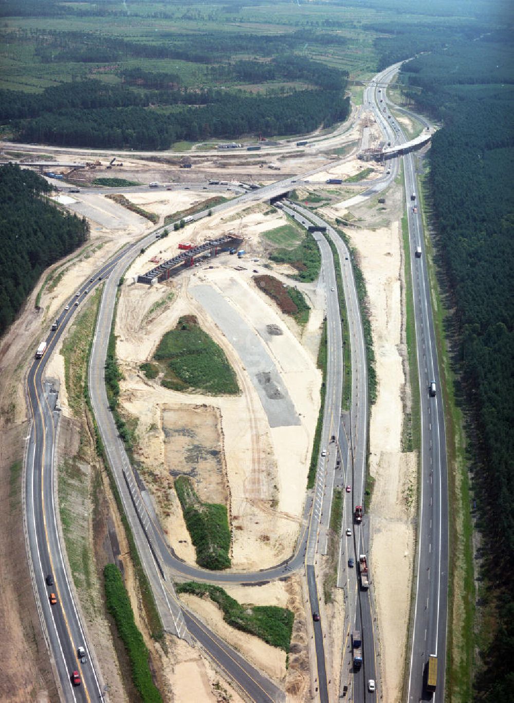 Zernsdorf / Brandenburg aus der Vogelperspektive: Umbau- und Erweiterungs-Baustelle des Autobahndreieck Spreeau