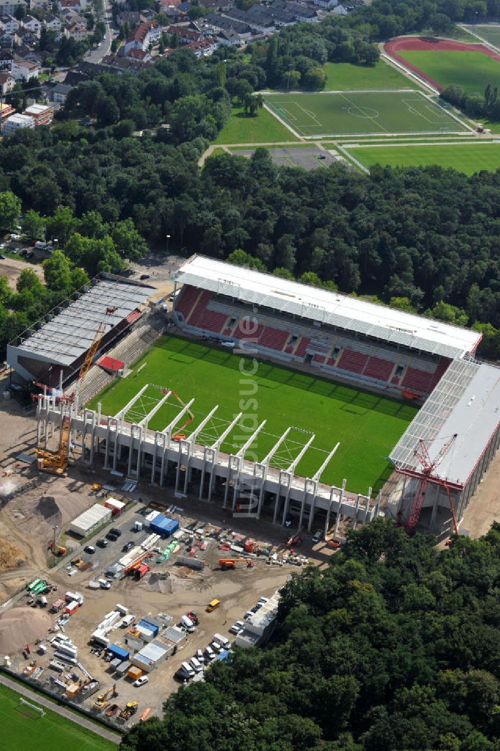 Luftaufnahme Offenbach - Umbau- und Erweiterungsarbeiten am Stadion Bieberer Berg / Sparda-Bank-Hessen-Stadion in Offenbach