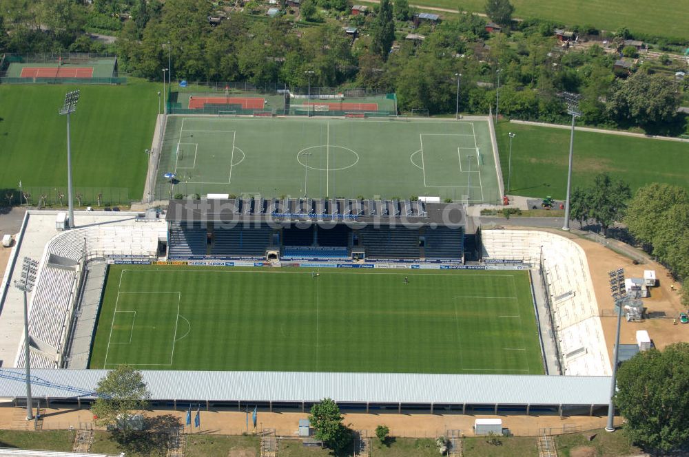 Luftaufnahme Frankfurt Main - Umbau des Frankfurter Volksbank-Stadions (vormals Stadion Am Bornheimer Hang)