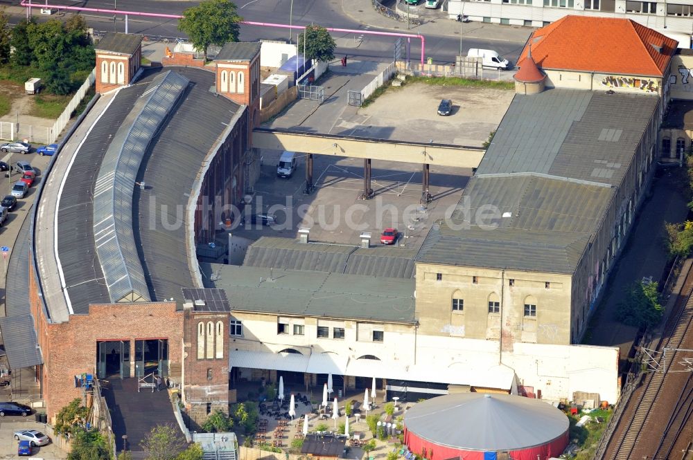 Berlin von oben - Umbau des Gebäudekomplexes Postbahnhof in Berlin - Friedrichshain